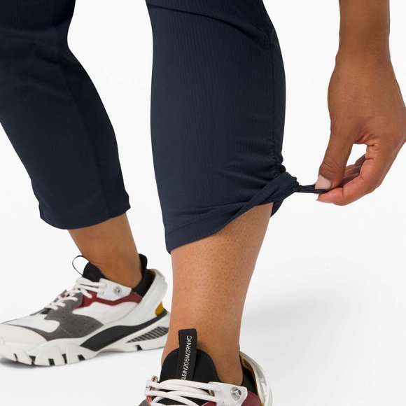 Lululemon Woman's Size 2 True Navy Beyond the Studio Crop Lightweight Pants - Picture 14 of 14